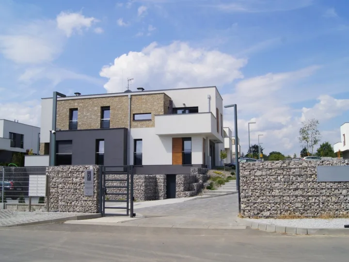 Budynek wielorodzinny, zrealizowane instalacje elektryczne