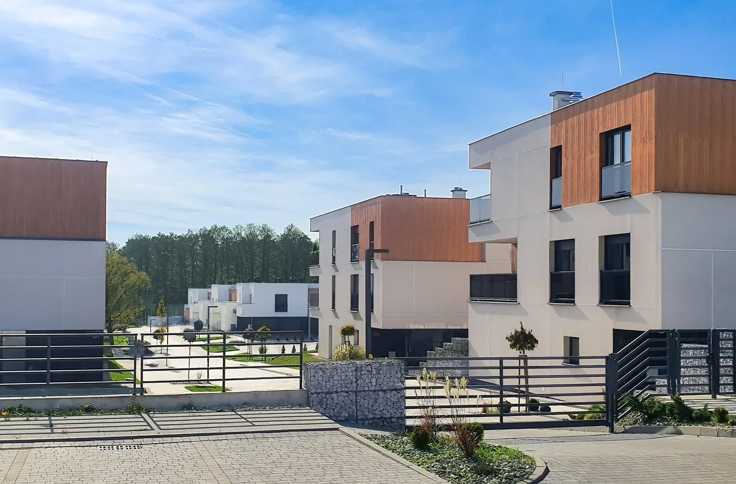 Osiedle Kaskada Kompleks, instalacje elektryczne i teletechniczne